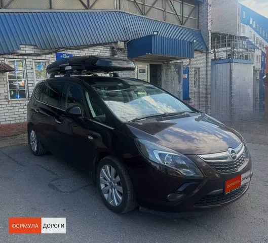 Автобокс для Opel Zafira Tourer C — ENROAD Nomadix Pro XXL Slim-450, цвет «Чёрный» — вид автомобиля с установленным автобоксом