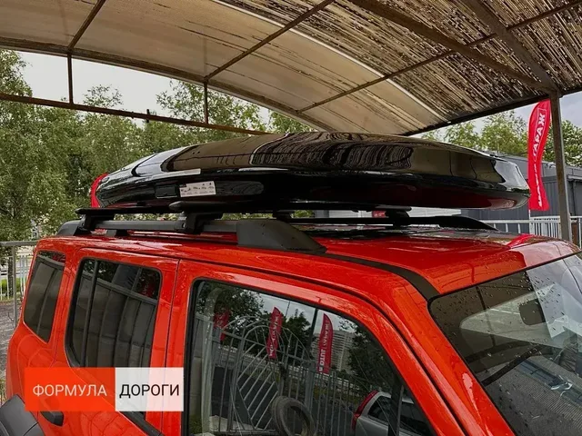 ENROAD на Tank 300: автобокс ENROAD Nomadix Pro XXL Slim-450, цвет «Чёрный» — дополнительный ракурс автомобиля с установленным автобоксом