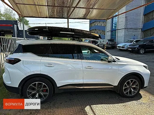 Чёрный автобокс ENROAD Nomadix Pro XXL Slim-450 на CheryAuto Tiggo 7L — общий вид автомобиля с установленным автобоксом
