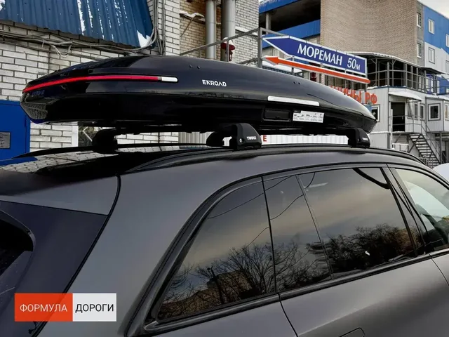 Бокс на крышу ENROAD Nomadix Pro XL Slim 400 для Lixiang L7, цвет «Чёрный» — общий ракурс автомобиля с установленным автобоксом