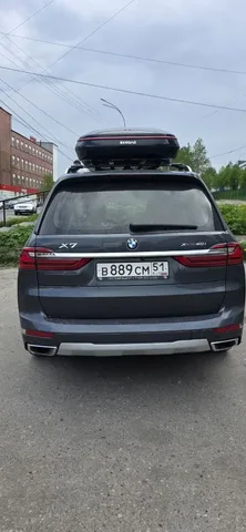 ENROAD на BMW X7: автобокс ENROAD Nomadix Pro XXL Slim 450-E, цвет «Чёрный» — дополнительный ракурс автомобиля с установленным автобоксом