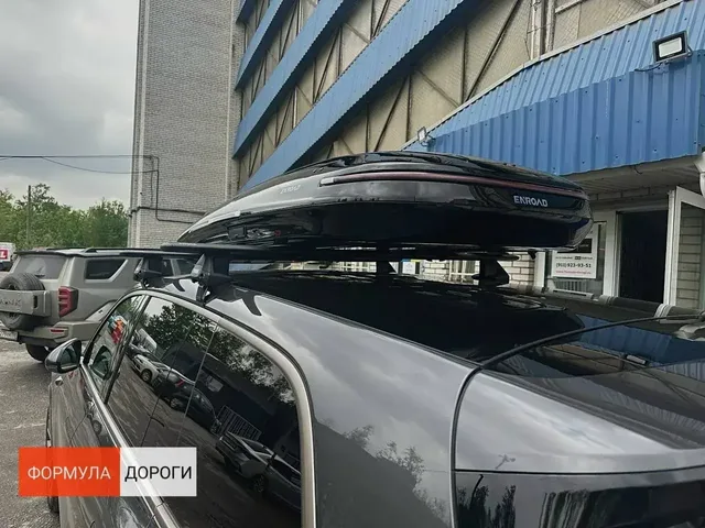 Автобокс для Lixiang L9 — ENROAD Nomadix Pro XXL Slim 450-E, цвет «Чёрный» — вид автомобиля с установленным автобоксом