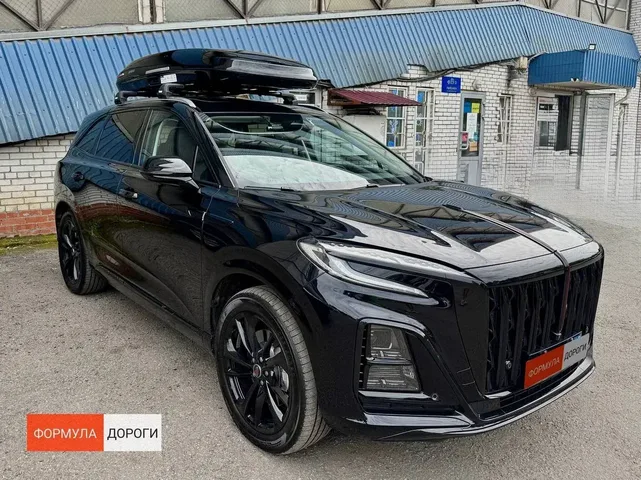Автобокс для Hongqi HS3 — ENROAD Nomadix Pro XL Slim 400-E, цвет «Чёрный» — вид автомобиля с установленным автобоксом