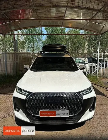 Автобокс для CheryAuto Tiggo 7L — ENROAD Nomadix Pro XXL Slim-450, цвет «Чёрный» — вид автомобиля с установленным автобоксом
